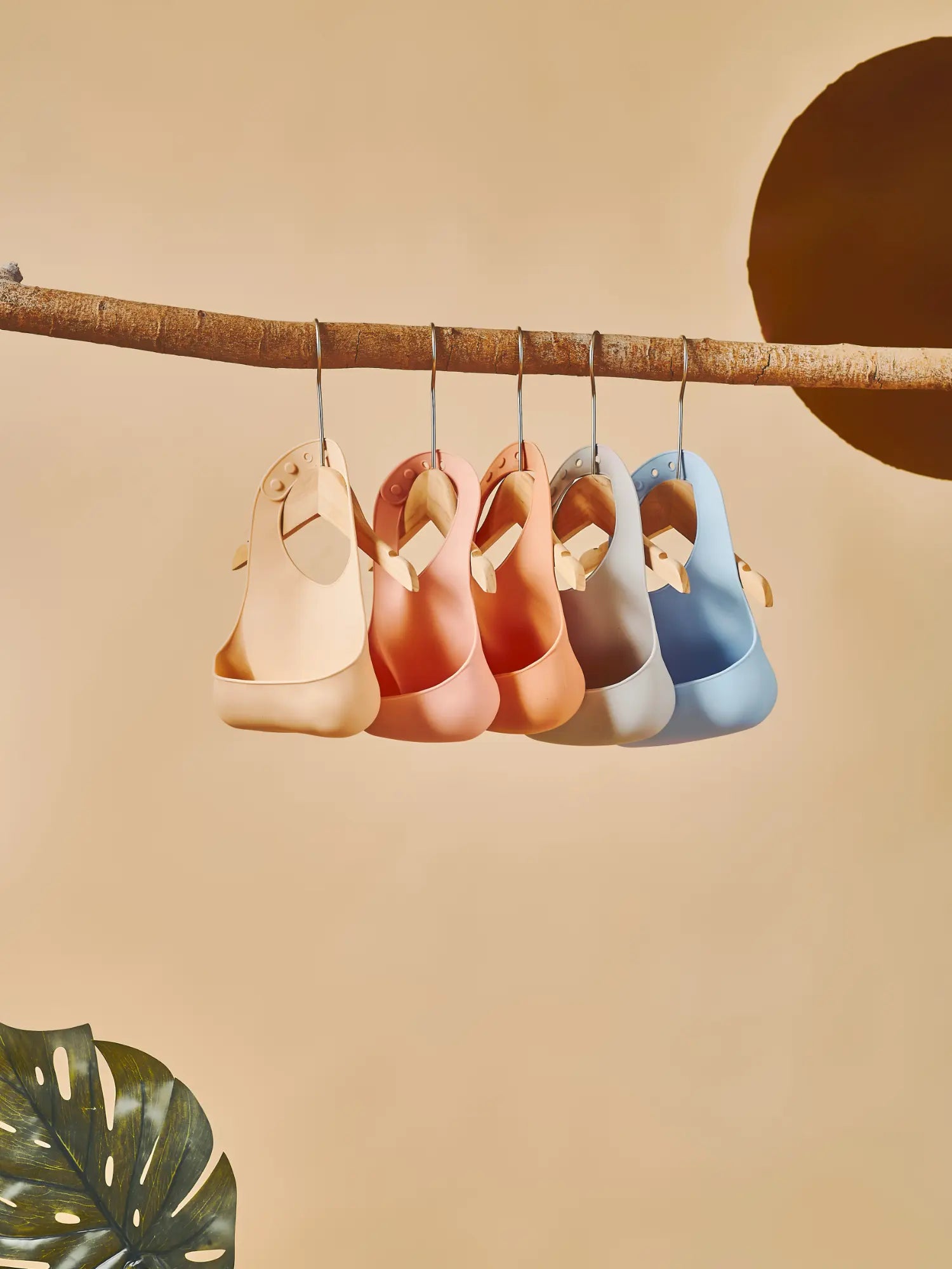 Paalm Baby silicone hold-all bib with catch pocket - BPA-free Nigeria