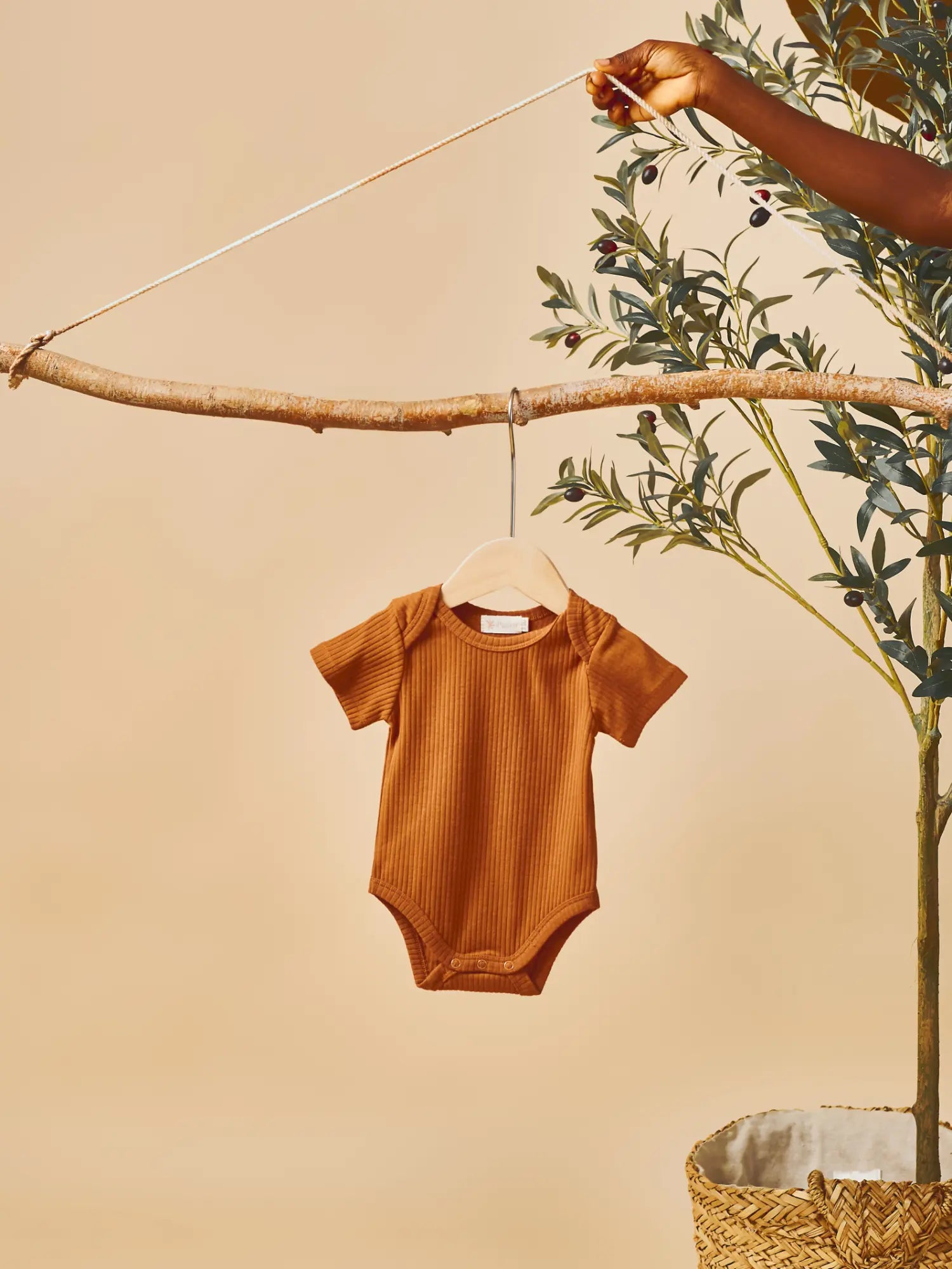 Ari organic ribbed baby bodysuit onesie - lead-free snaps cinnamon | Paalm Baby Clothing Nigeria